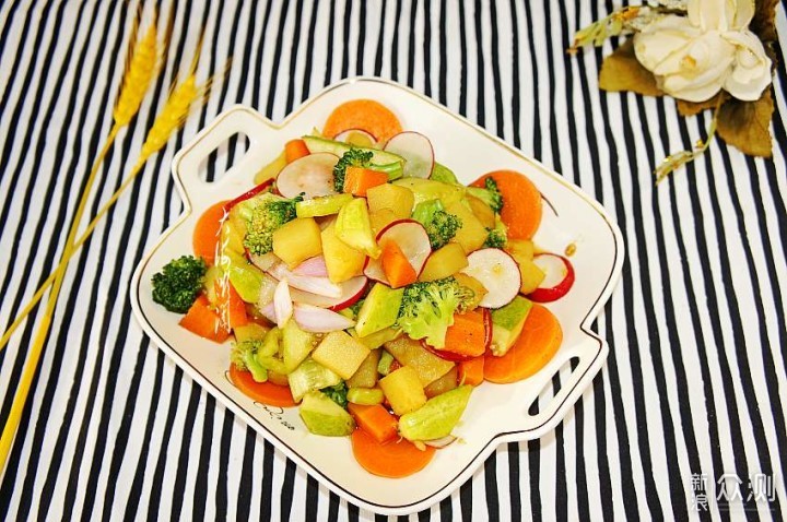 中信银行安庆分行积极参与“守住钱袋子·护好幸福家”防非打非宣传活动