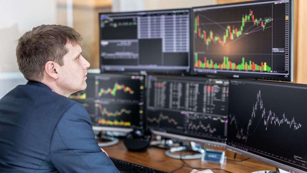 Peloton (PTON.US) 成本削减见成效：Q4 超预期扭亏为盈，新财年营收指引乐观